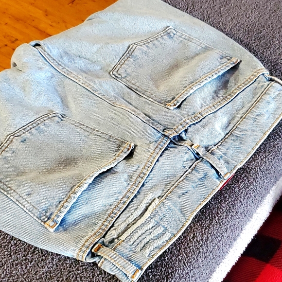 Revice Denim - Picture 10 of 16
